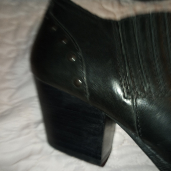 Leather bootie - Picture 2 of 3